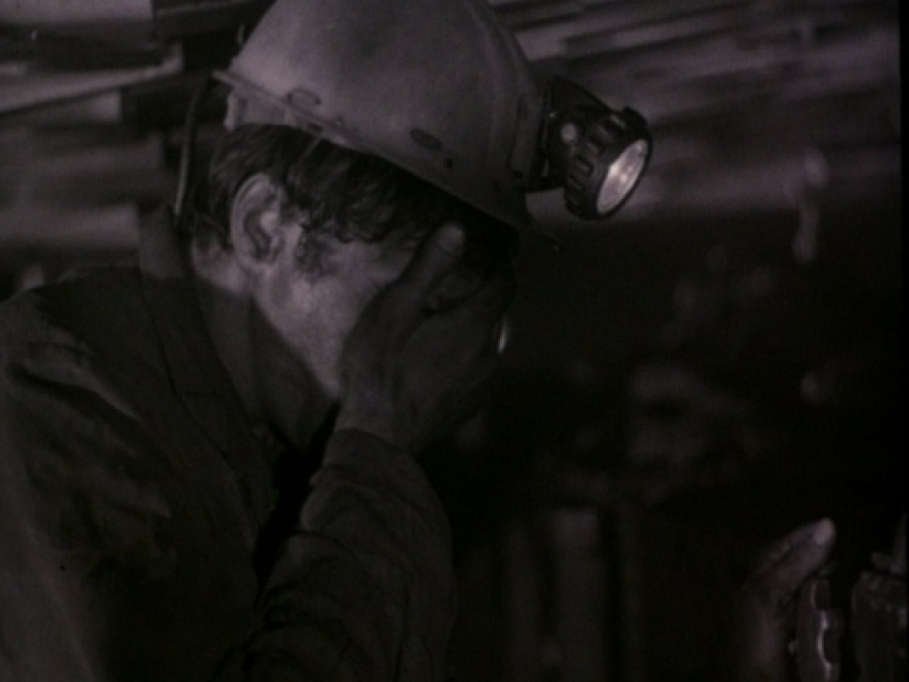 Антрацит - 1979: актеры, рейтинг и отзывы на канале Дом кино