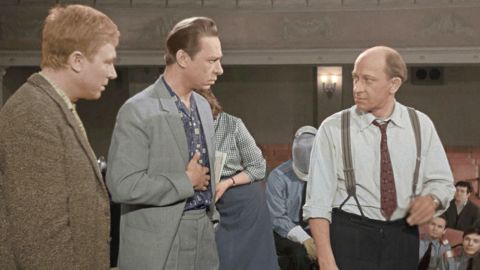 ТЕСТ: Проверьте, насколько хорошо вы помните фильм «Берегись автомобиля»!