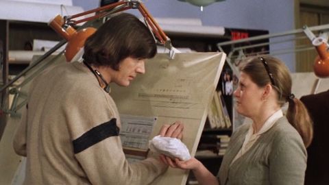 ТЕСТ: Проверьте, насколько хорошо вы помните фильм «Самая обаятельная и привлекательная»!