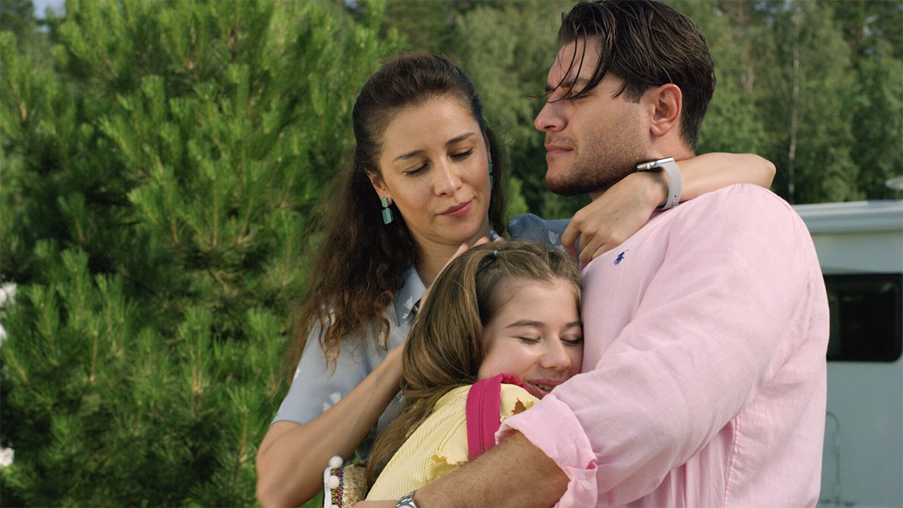 Не одна дома