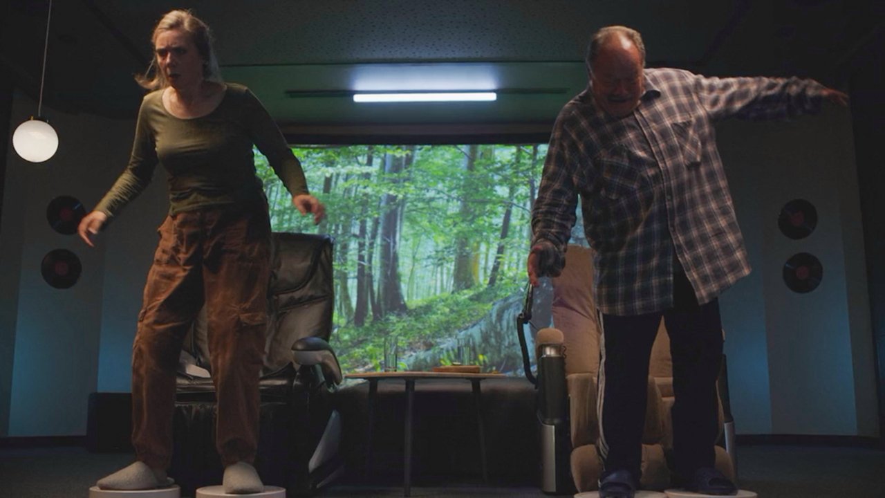 Не одна дома